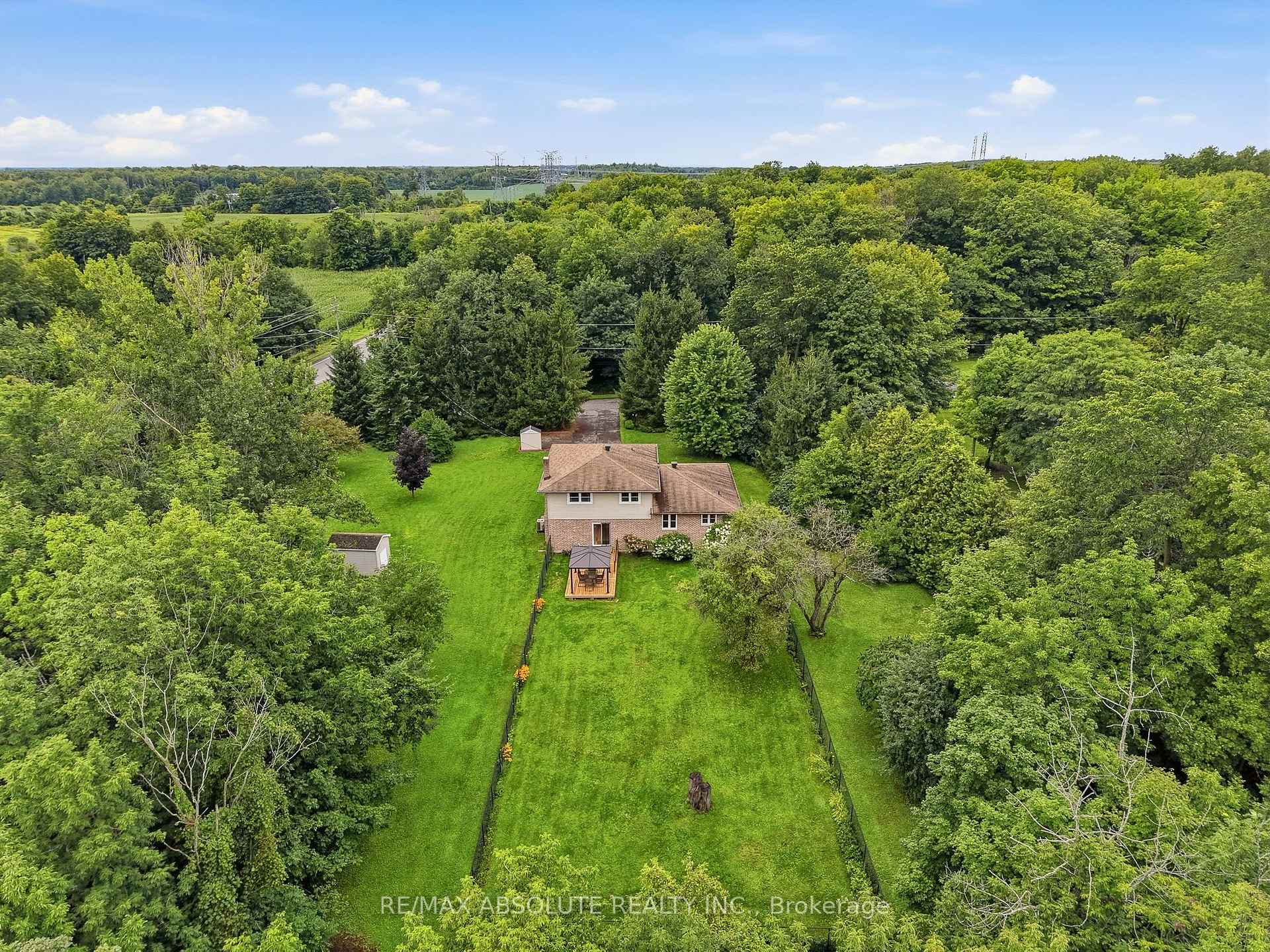 Photo 41 of 1000 Milburn Crescent, Ottawa, Cumberland Ridge — HOMEH