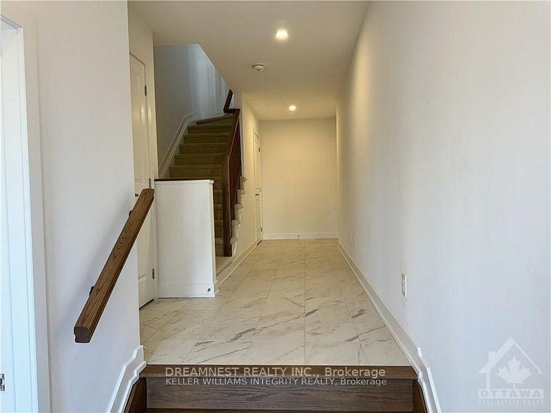 Photo 2 of 806 Anciano Crescent, Ottawa, Kanata - Emerald Meadows/Trailwest — HOMEH