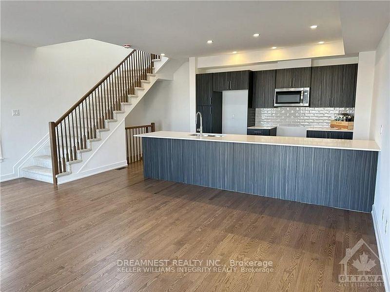 Photo 3 of 806 Anciano Crescent, Ottawa, Kanata - Emerald Meadows/Trailwest — HOMEH