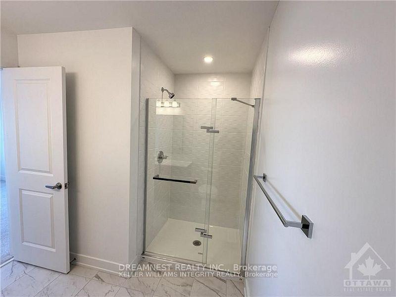 Photo 9 of 806 Anciano Crescent, Ottawa, Kanata - Emerald Meadows/Trailwest — HOMEH