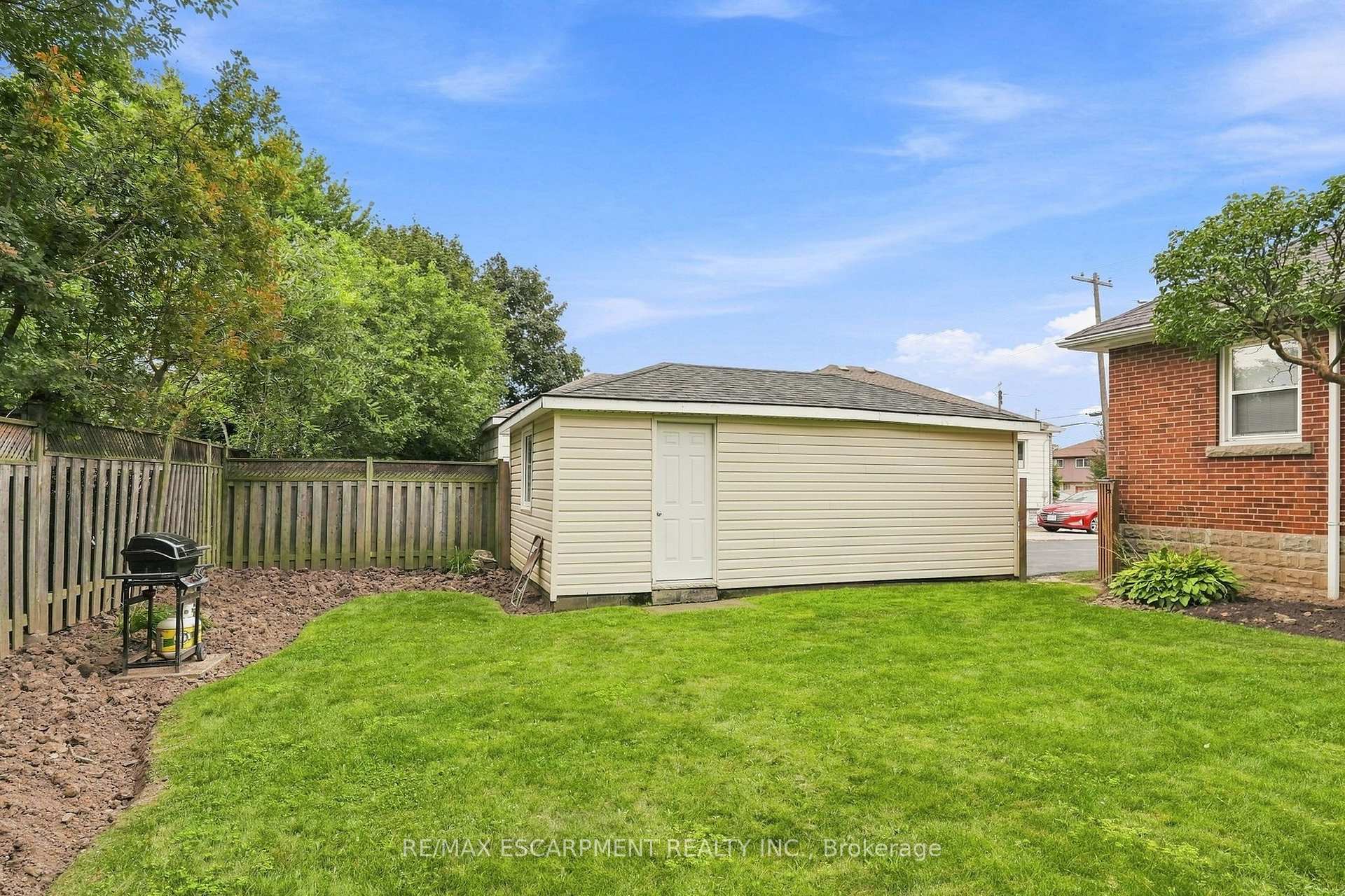 Photo 9 of 299 West 5th Street, Hamilton, Buchanan — HOMEH