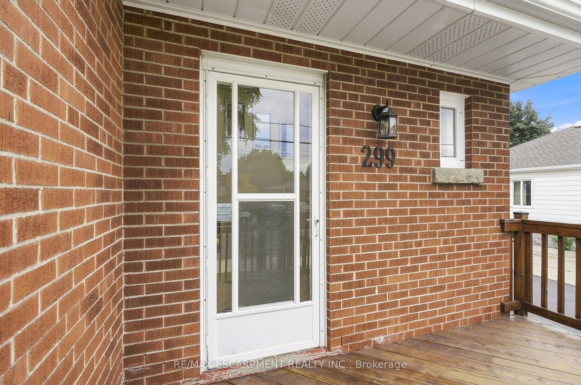 Photo 10 of 299 West 5th Street, Hamilton, Buchanan — HOMEH