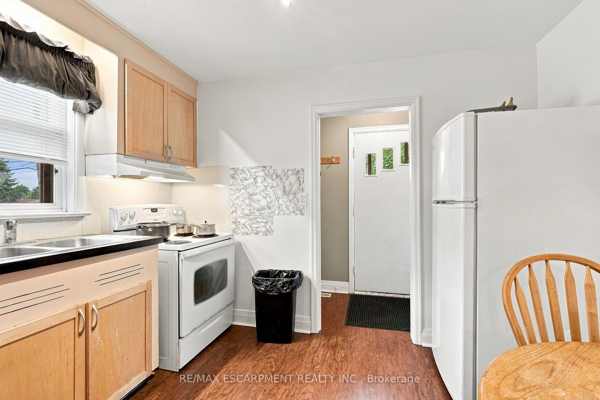 Photo 13 of 299 West 5th Street, Hamilton, Buchanan — HOMEH
