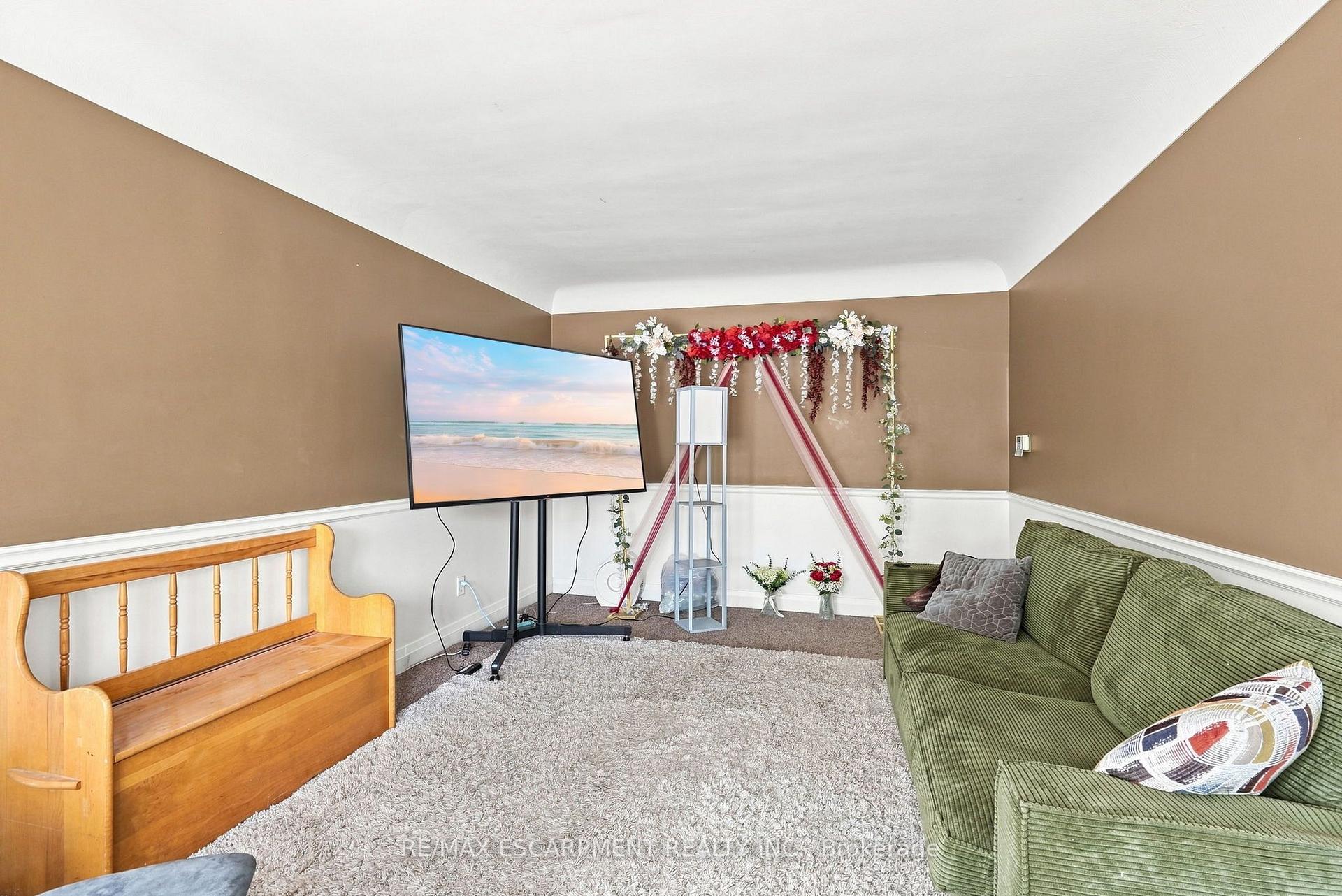 Photo 16 of 299 West 5th Street, Hamilton, Buchanan — HOMEH
