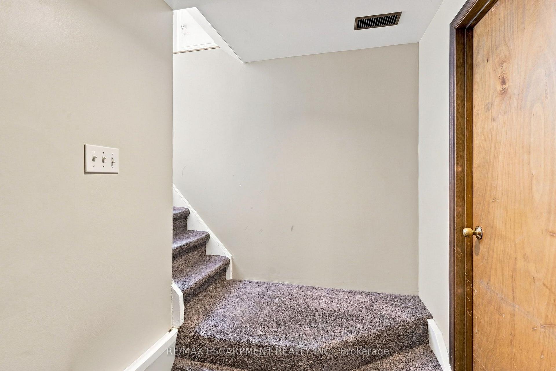 Photo 22 of 299 West 5th Street, Hamilton, Buchanan — HOMEH