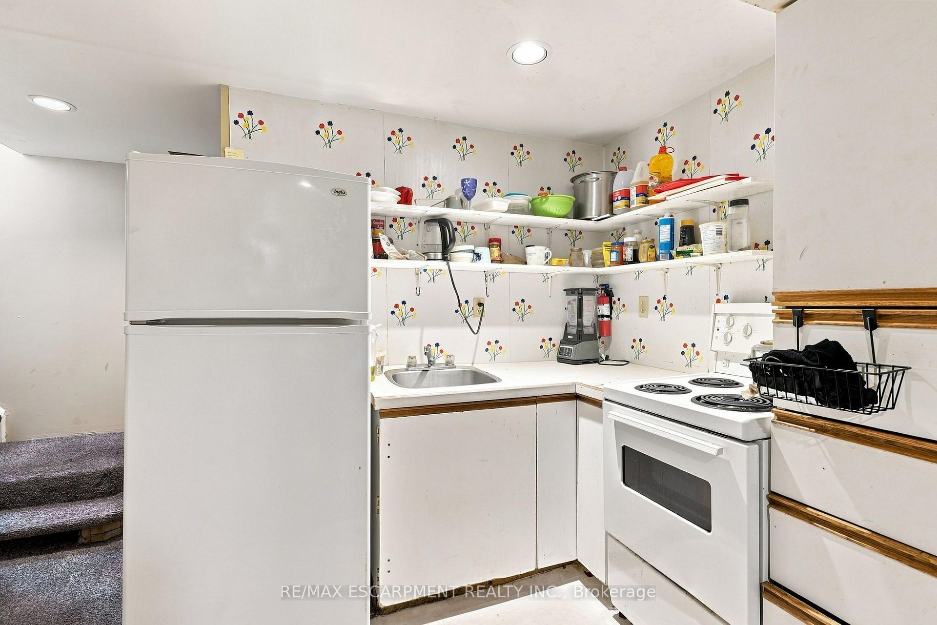 Photo 23 of 299 West 5th Street, Hamilton, Buchanan — HOMEH