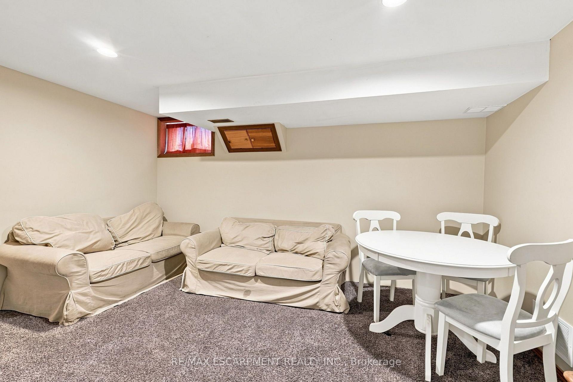 Photo 24 of 299 West 5th Street, Hamilton, Buchanan — HOMEH