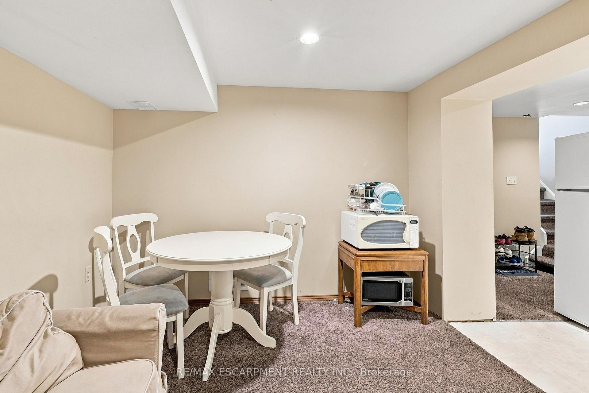 Photo 25 of 299 West 5th Street, Hamilton, Buchanan — HOMEH