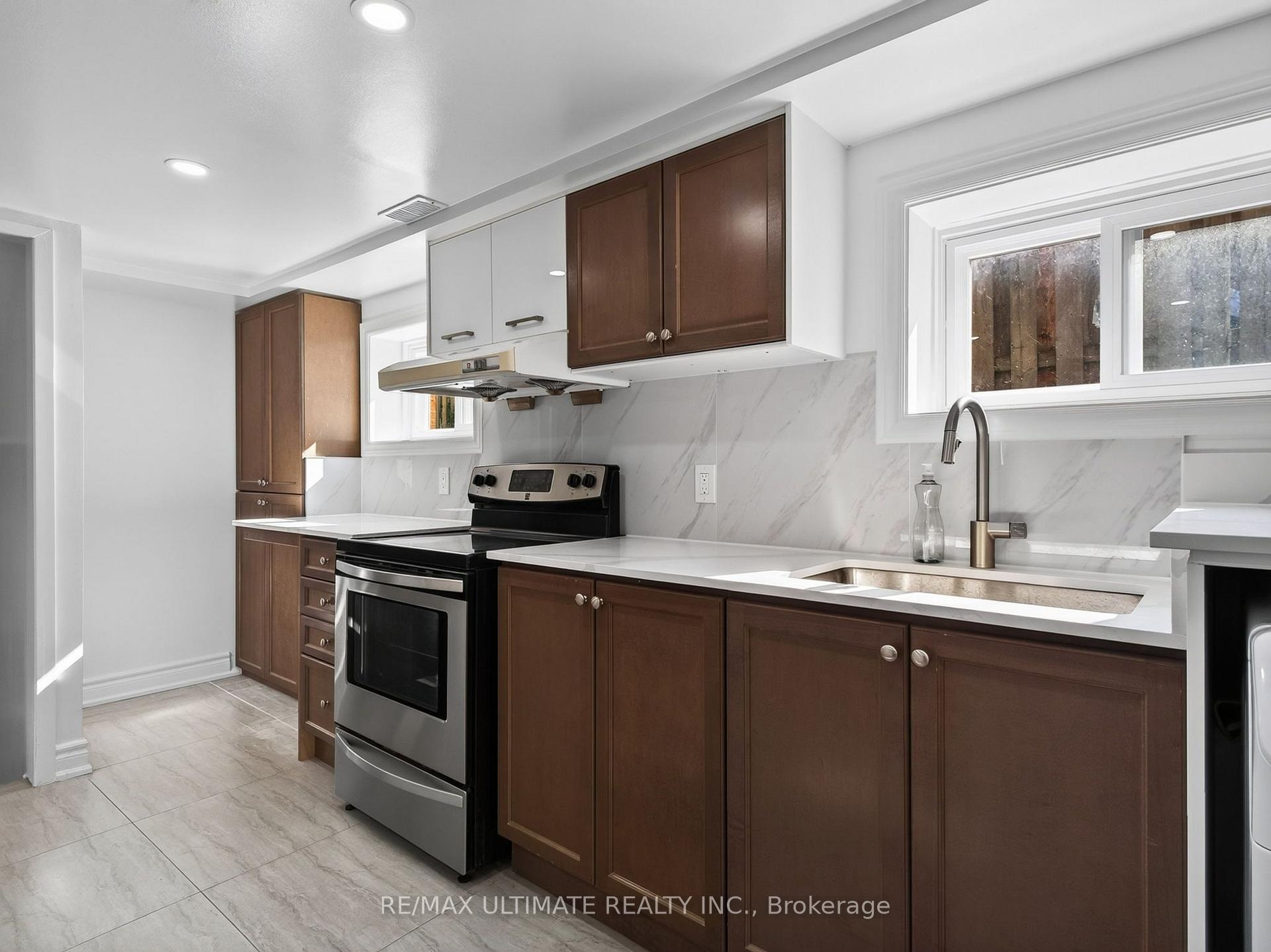 Photo 6 of 52 Revlis Crescent, Scarborough, L'Amoreaux — HOMEH