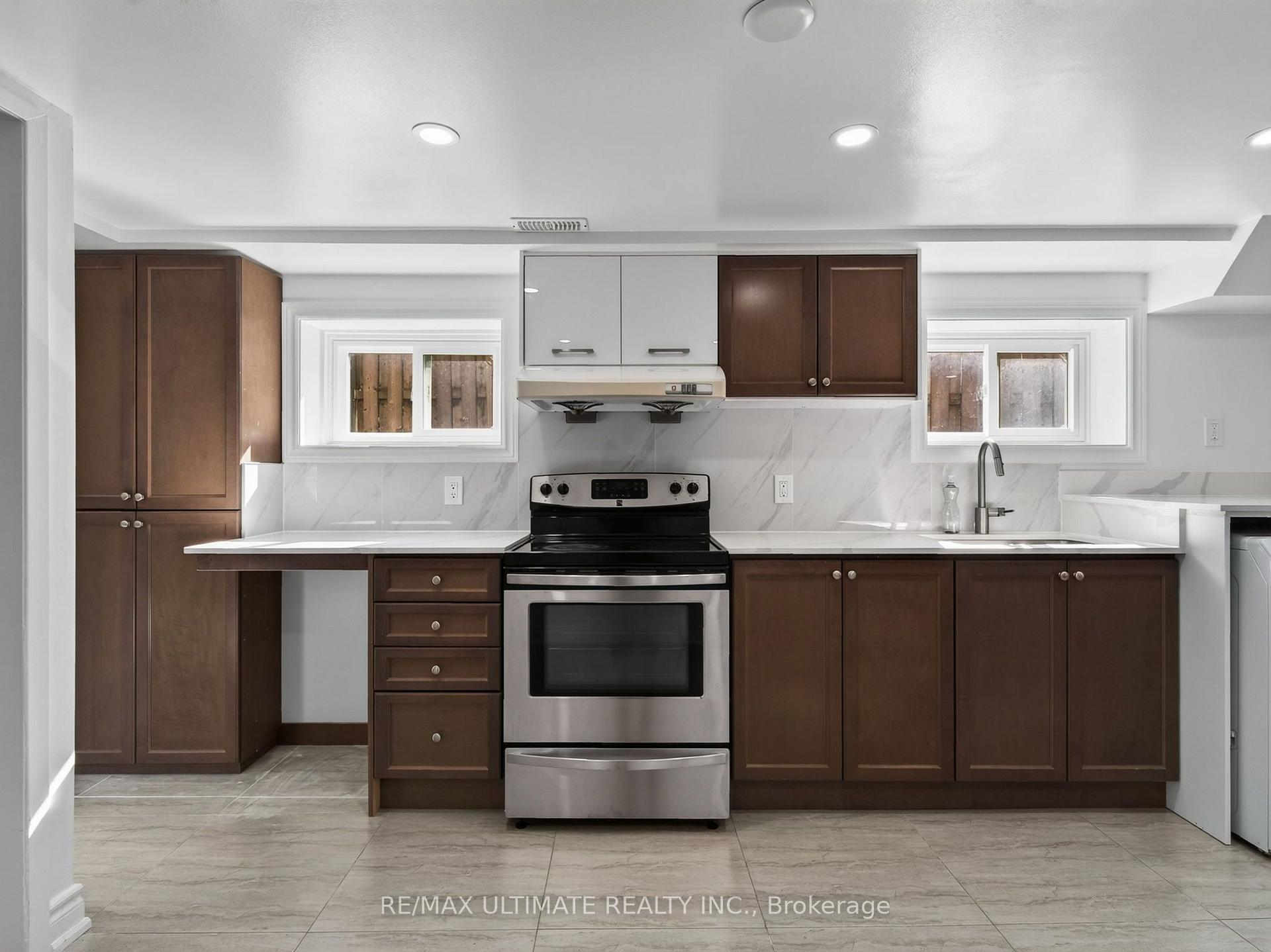 Photo 8 of 52 Revlis Crescent, Scarborough, L'Amoreaux — HOMEH