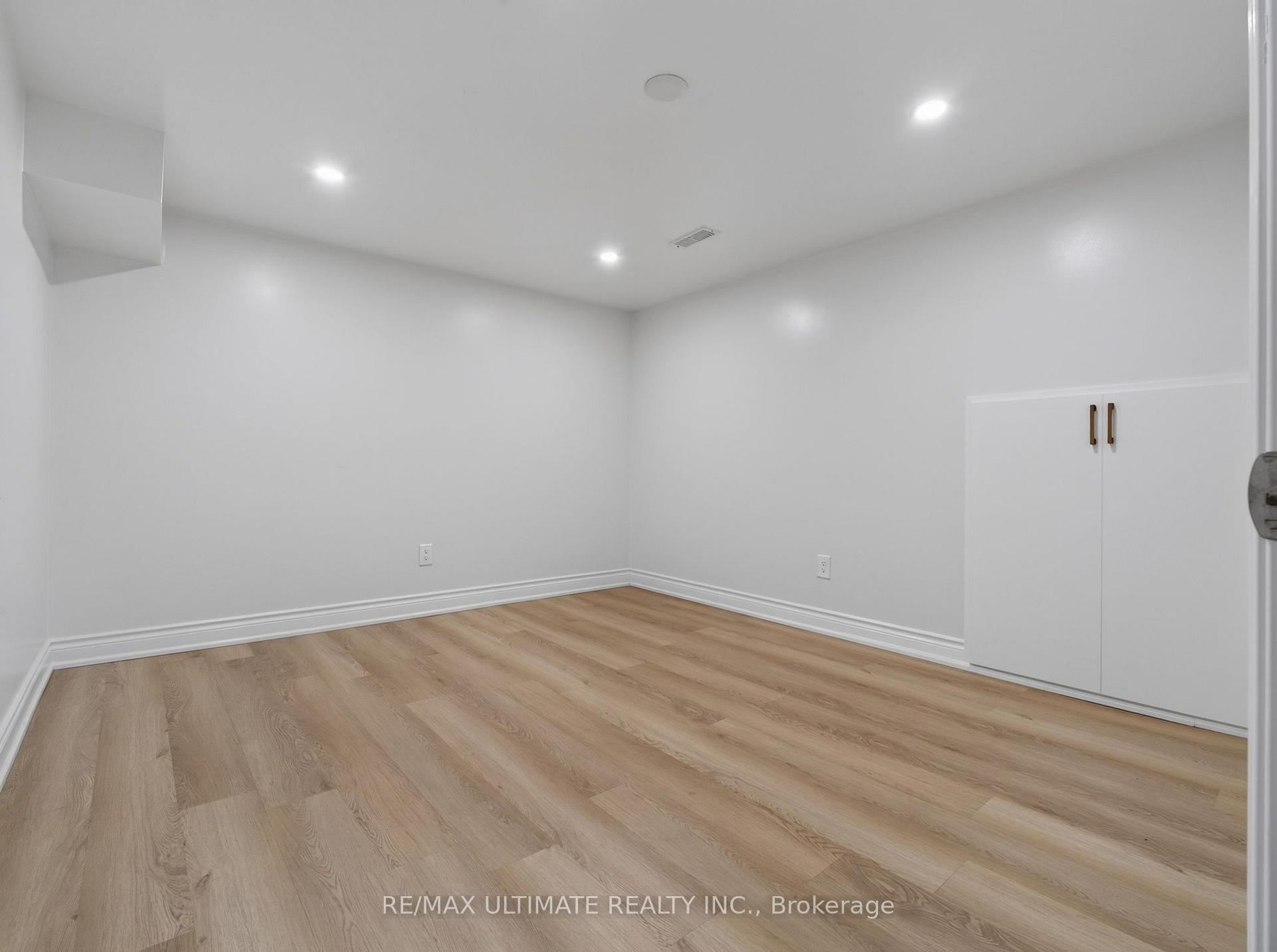 Photo 13 of 52 Revlis Crescent, Scarborough, L'Amoreaux — HOMEH