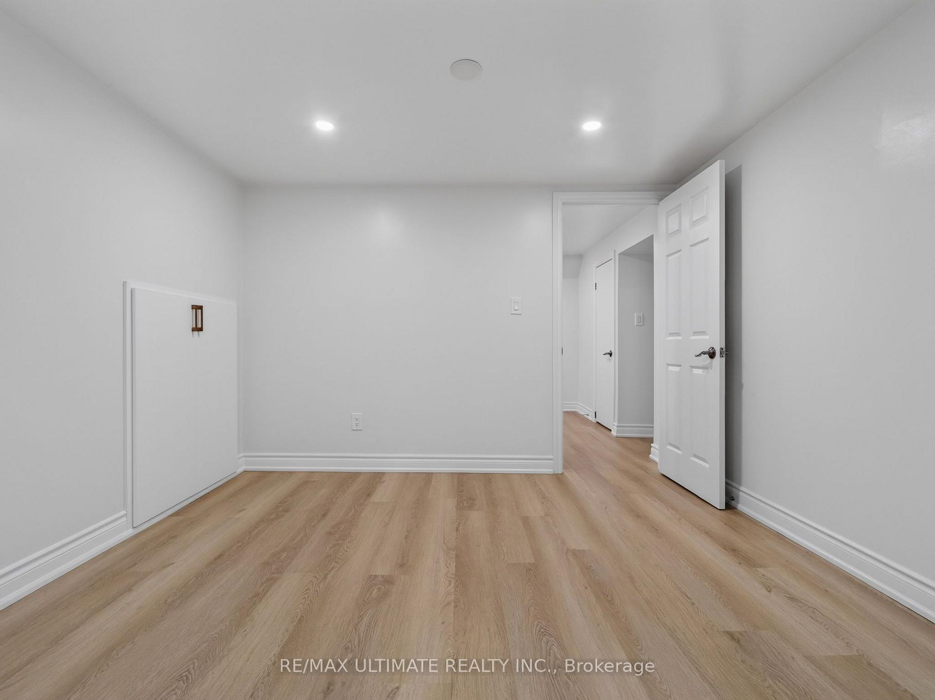 Photo 15 of 52 Revlis Crescent, Scarborough, L'Amoreaux — HOMEH