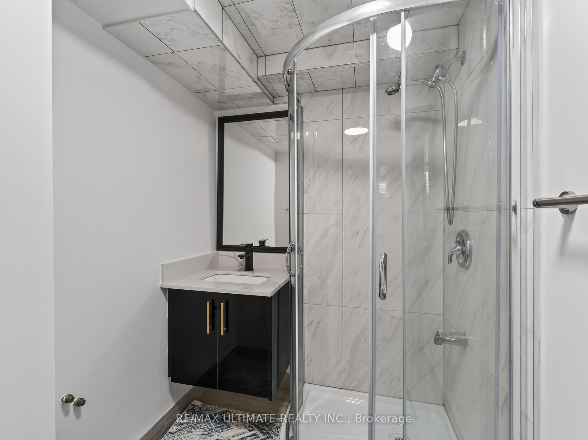 Photo 18 of 52 Revlis Crescent, Scarborough, L'Amoreaux — HOMEH