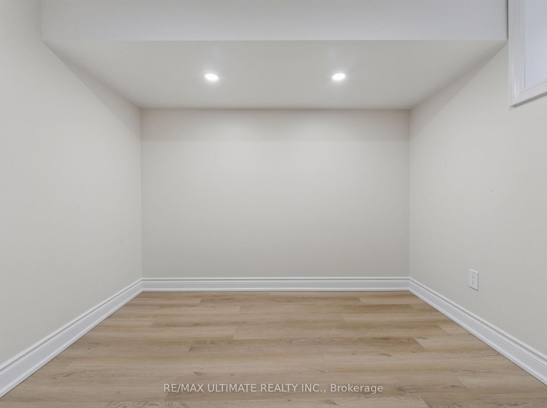 Photo 20 of 52 Revlis Crescent, Scarborough, L'Amoreaux — HOMEH
