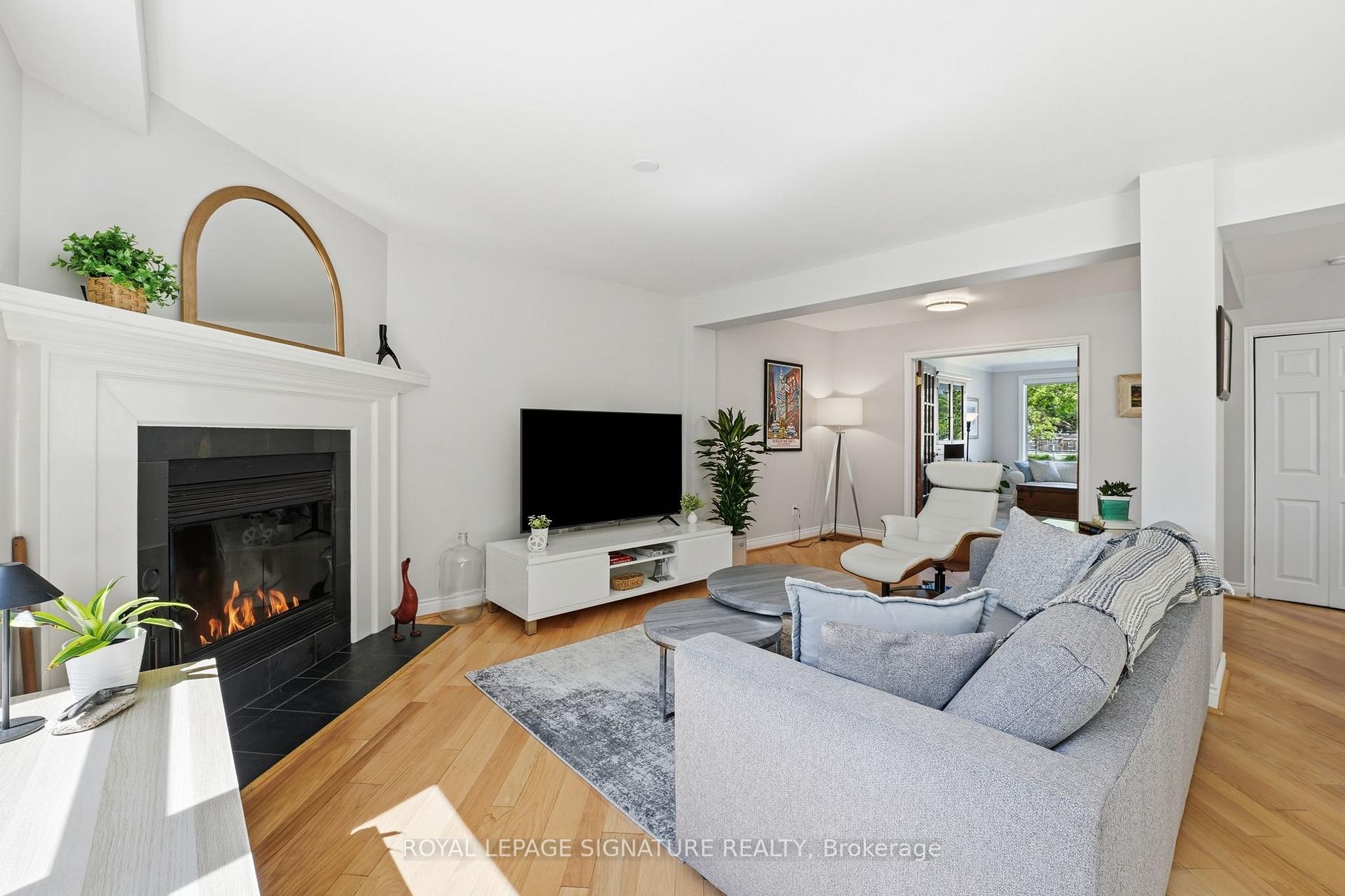 Photo 2 of 48 Tower Drive, Scarborough, Wexford-Maryvale — HOMEH
