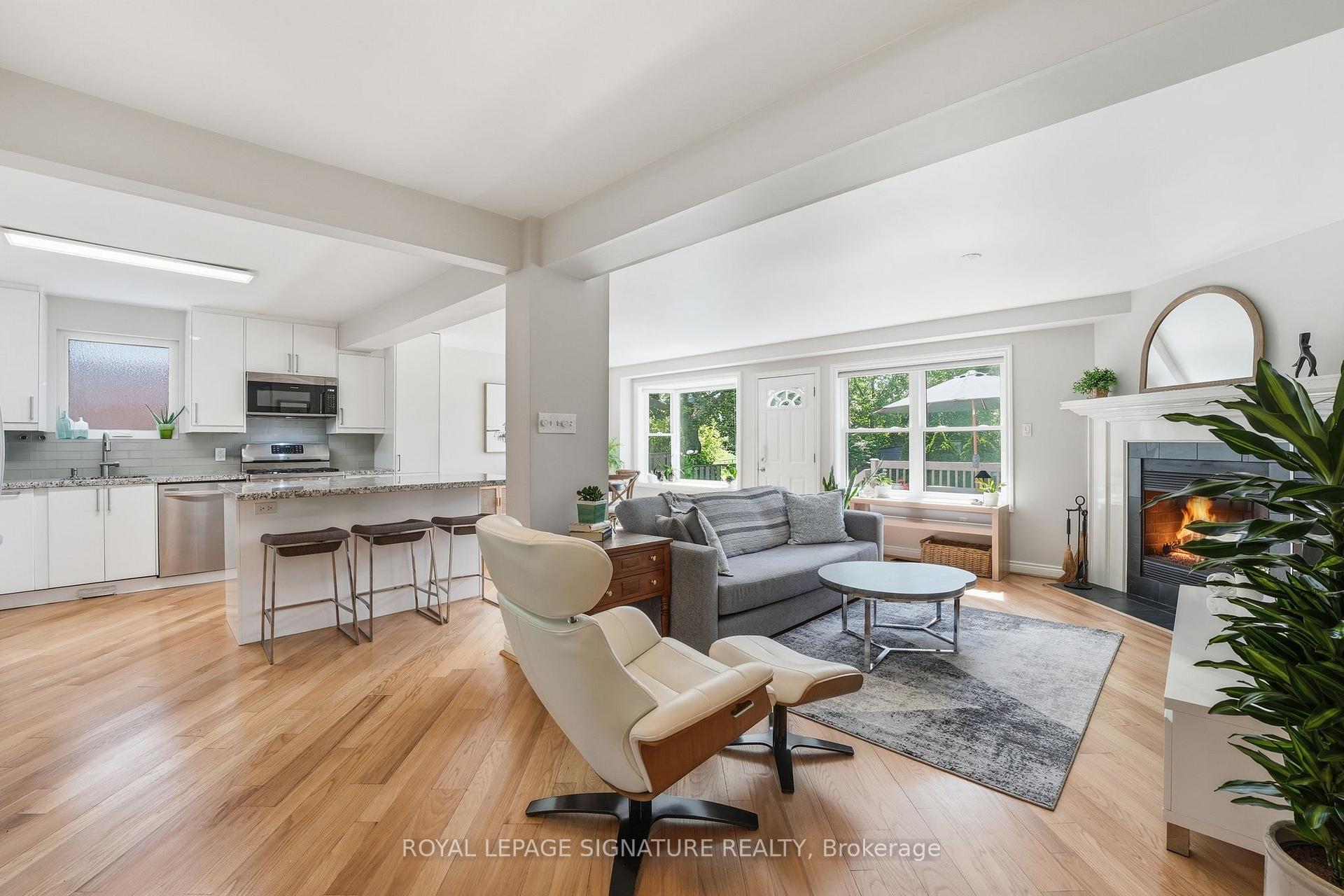 Photo 3 of 48 Tower Drive, Scarborough, Wexford-Maryvale — HOMEH