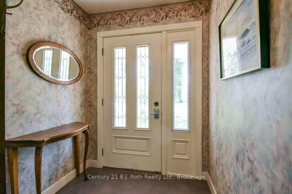 Photo 5 of 26 Dalton Crescent N, Orillia — HOMEH