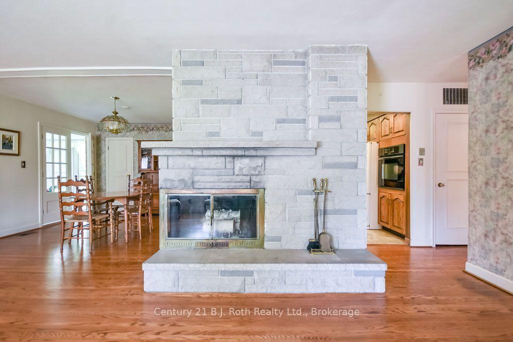 Photo 10 of 26 Dalton Crescent N, Orillia — HOMEH