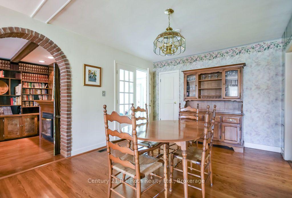 Photo 12 of 26 Dalton Crescent N, Orillia — HOMEH