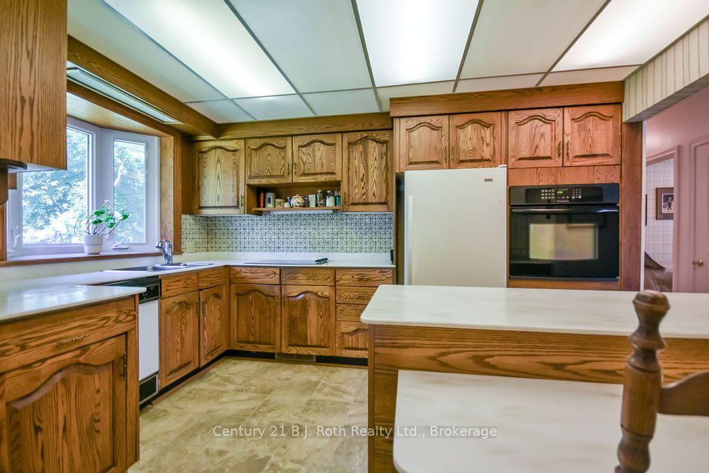 Photo 19 of 26 Dalton Crescent N, Orillia — HOMEH
