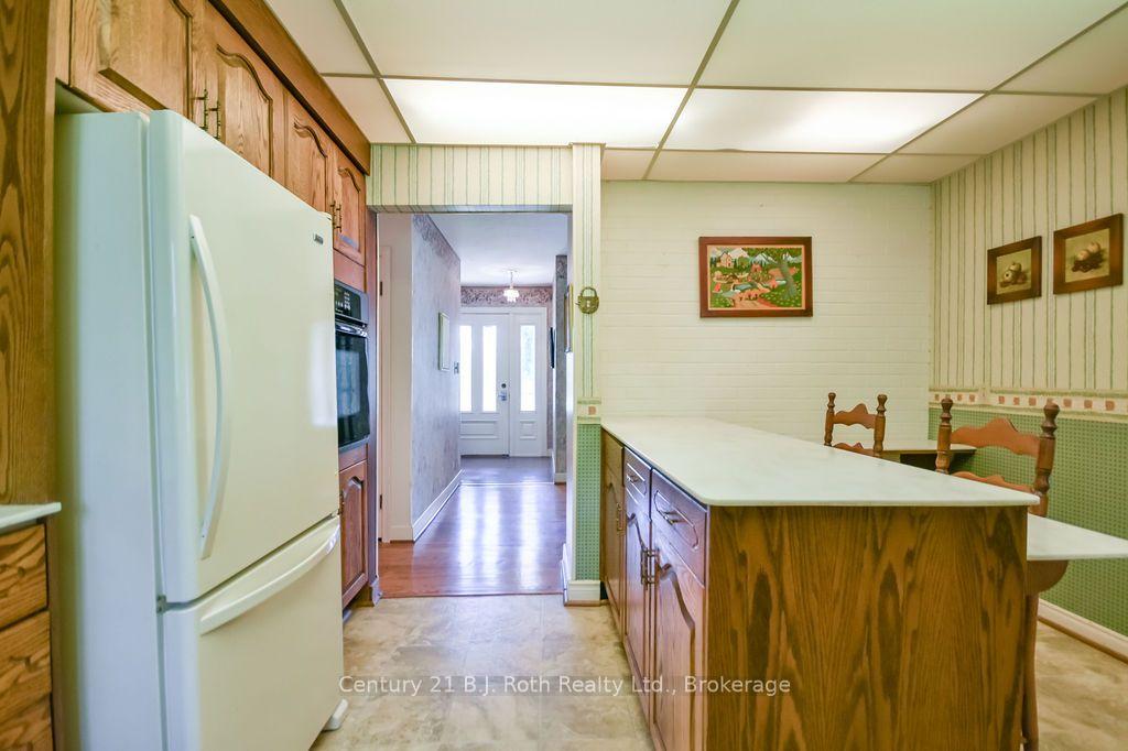 Photo 22 of 26 Dalton Crescent N, Orillia — HOMEH