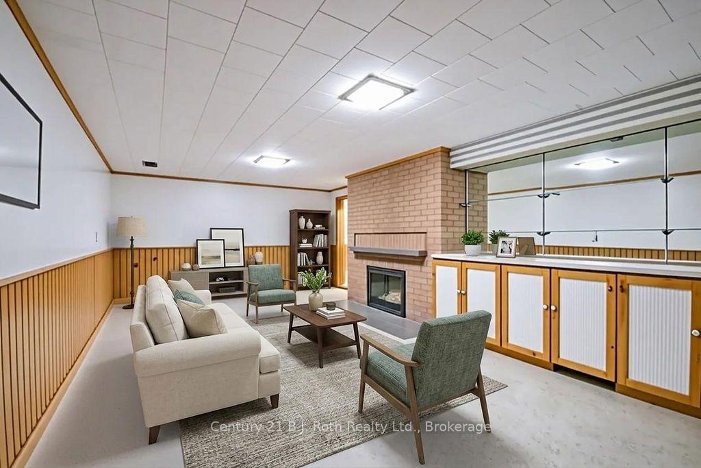 Photo 33 of 26 Dalton Crescent N, Orillia — HOMEH