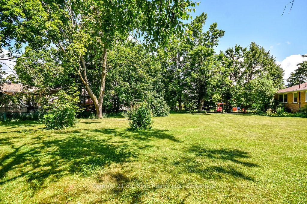 Photo 45 of 26 Dalton Crescent N, Orillia — HOMEH
