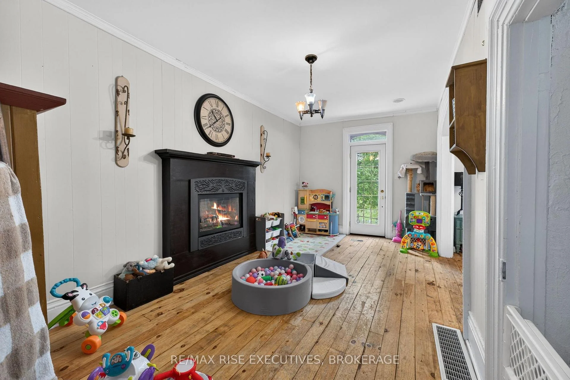 Photo 63 of 18 Stone Street, Belleville, Belleville Ward — HOMEH