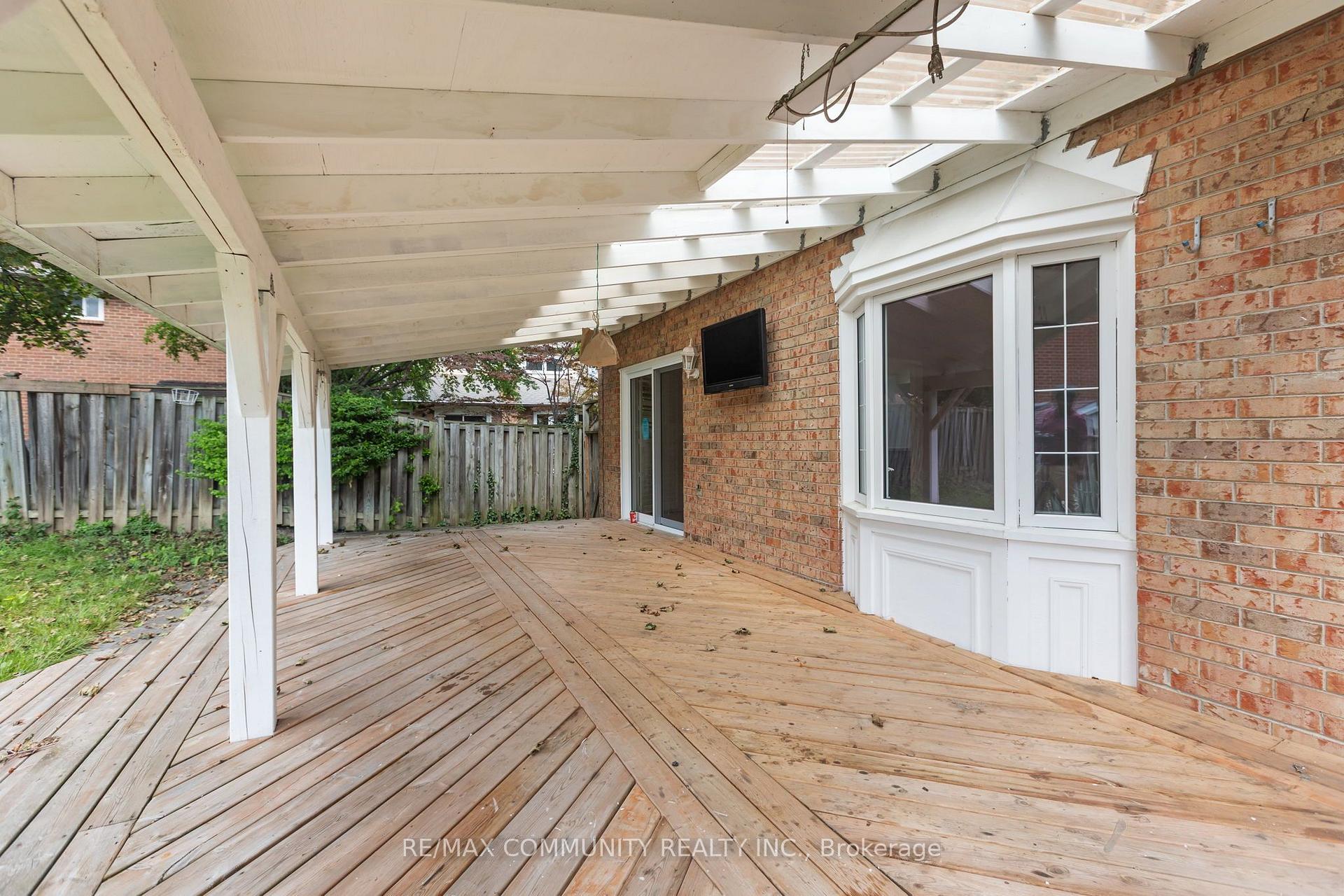 Photo 6 of 1524 Amberlea Road S, Pickering, Amberlea — HOMEH