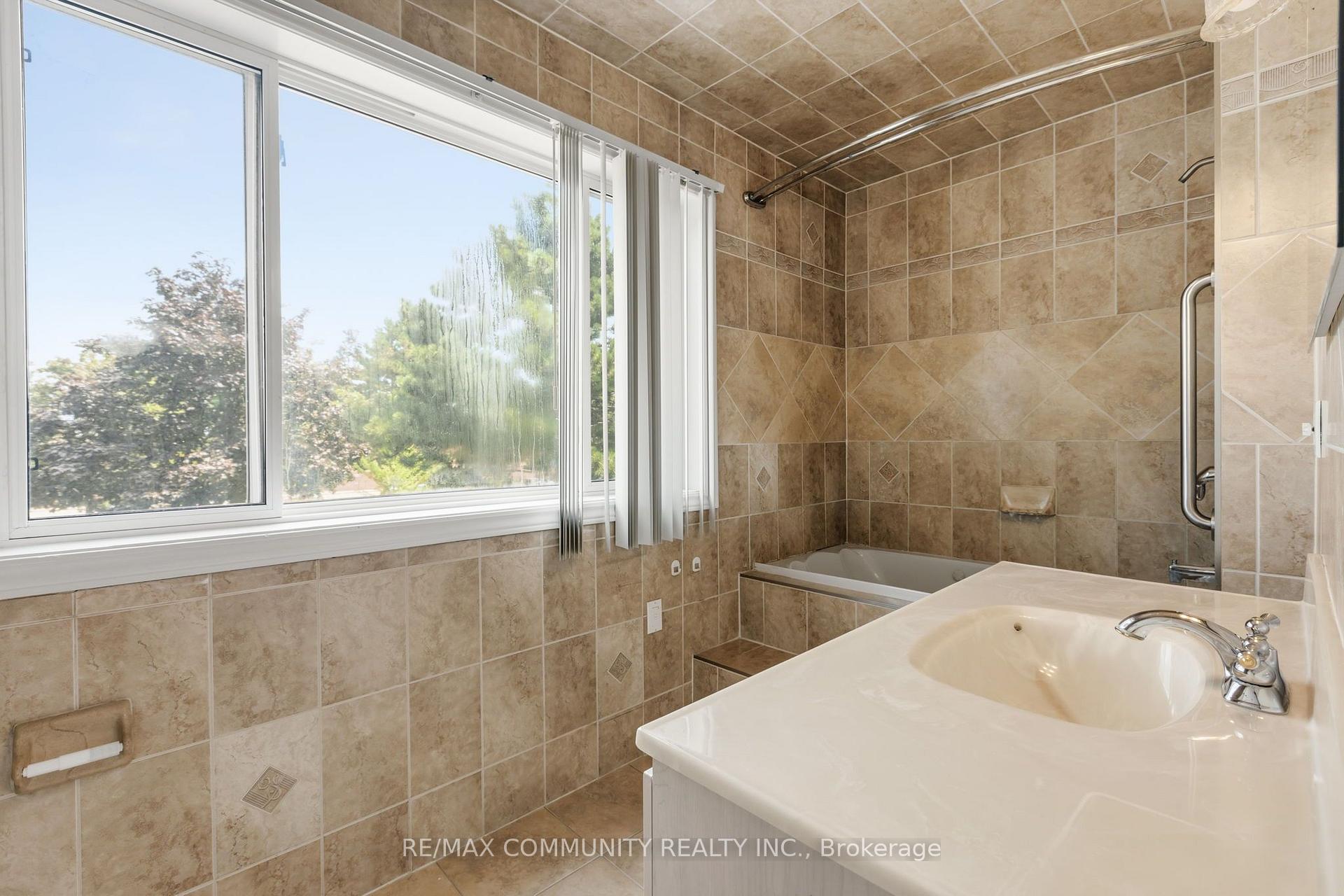 Photo 21 of 1524 Amberlea Road S, Pickering, Amberlea — HOMEH