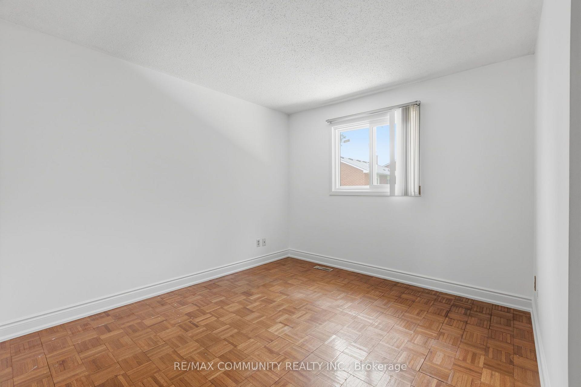 Photo 28 of 1524 Amberlea Road S, Pickering, Amberlea — HOMEH