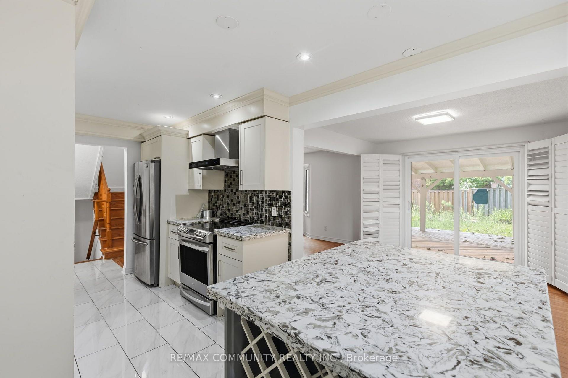 Photo 32 of 1524 Amberlea Road S, Pickering, Amberlea — HOMEH