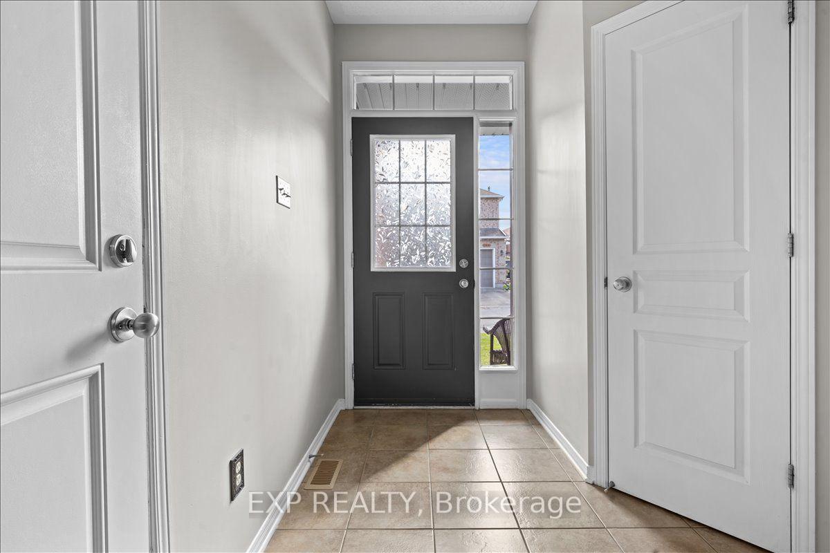 Photo 2 of 147 Destiny Private, Ottawa, Fallingbrook/Gardenway South — HOMEH
