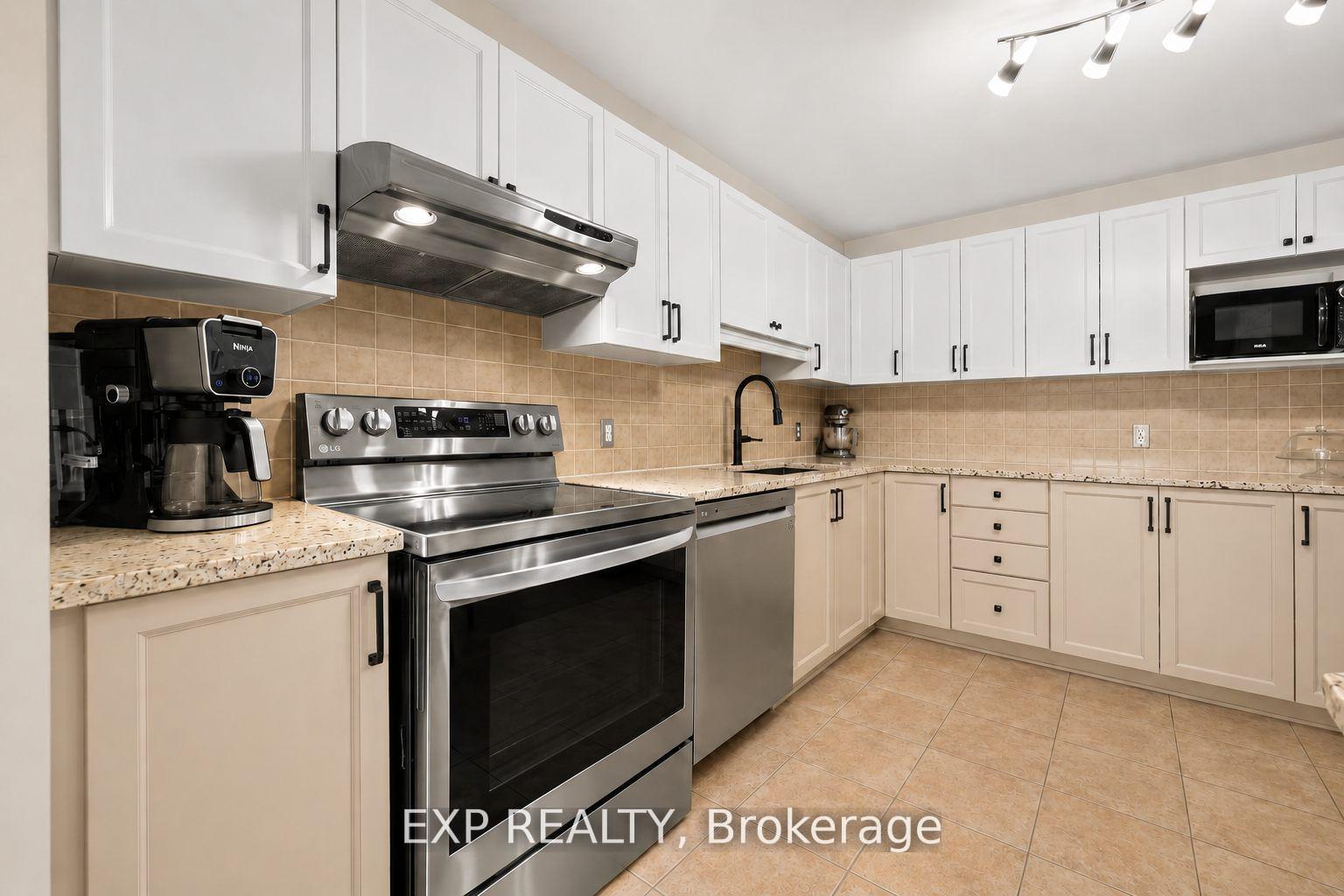 Photo 17 of 147 Destiny Private, Ottawa, Fallingbrook/Gardenway South — HOMEH