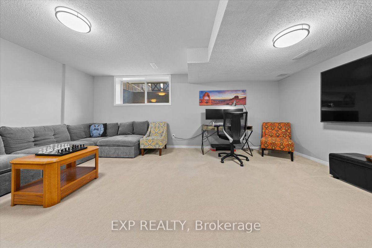 Photo 35 of 147 Destiny Private, Ottawa, Fallingbrook/Gardenway South — HOMEH