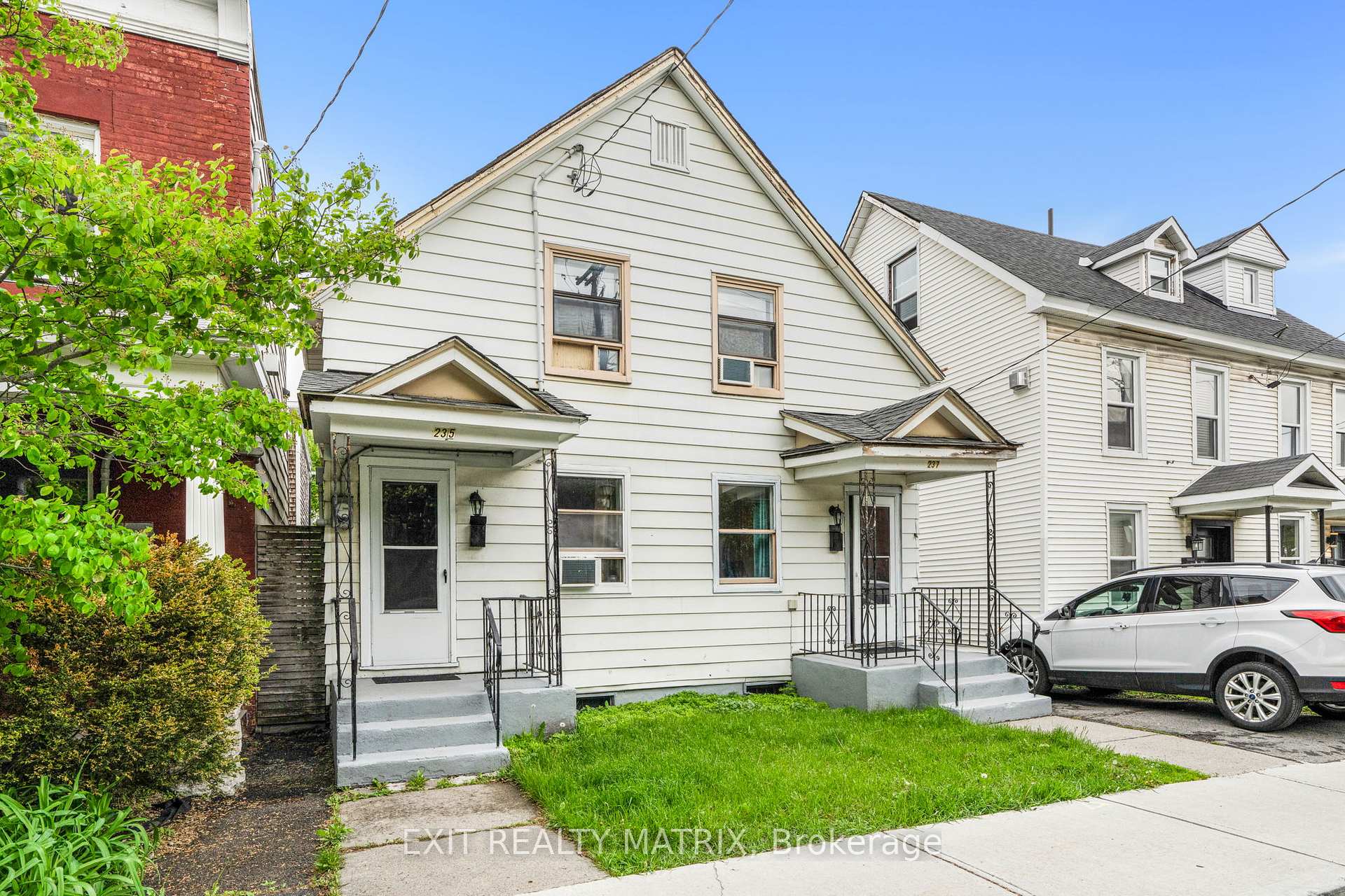 Photo 2 of 235-237 Guigues Avenue, Ottawa, Lower Town/Byward Market — HOMEH