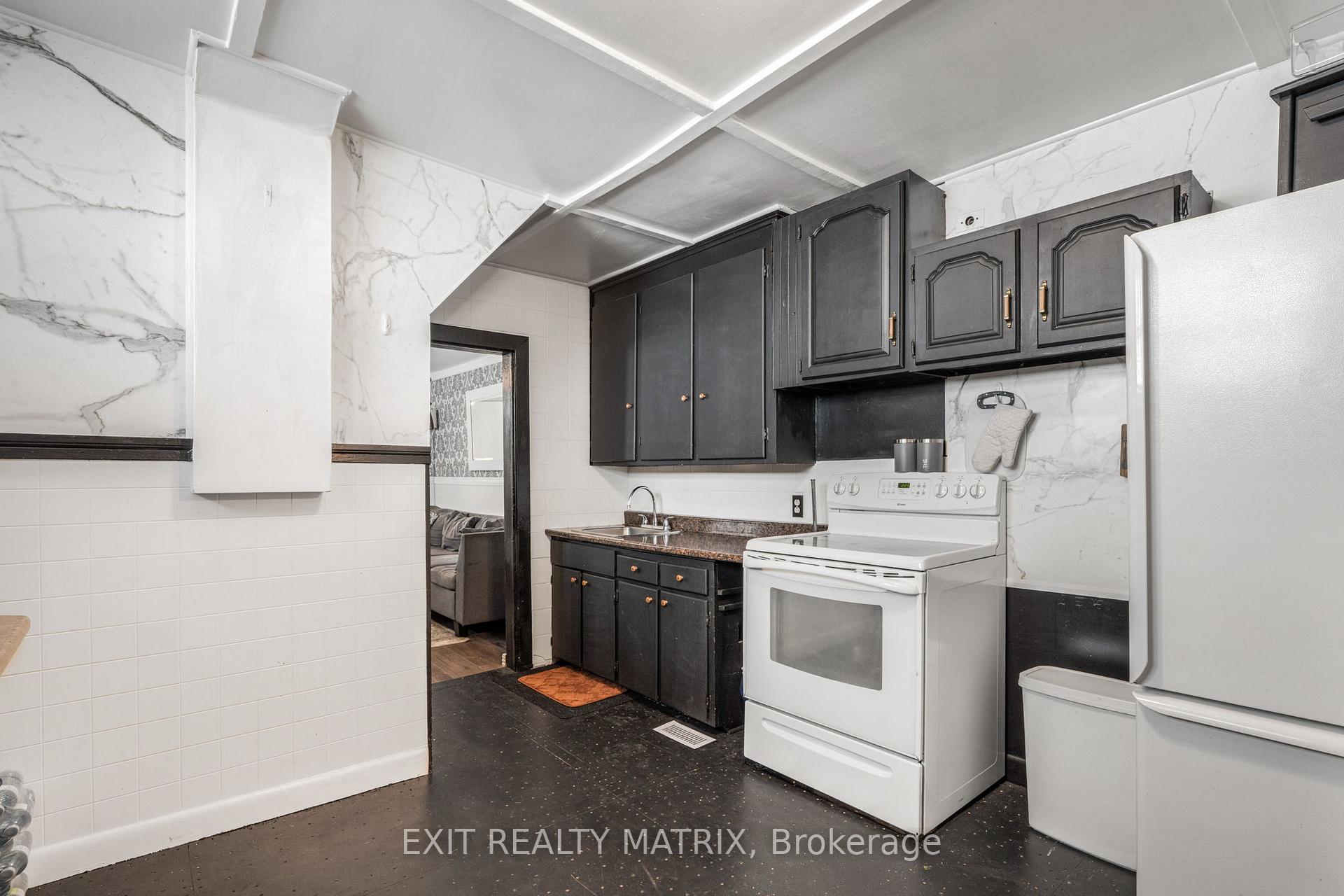 Photo 12 of 235-237 Guigues Avenue, Ottawa, Lower Town/Byward Market — HOMEH