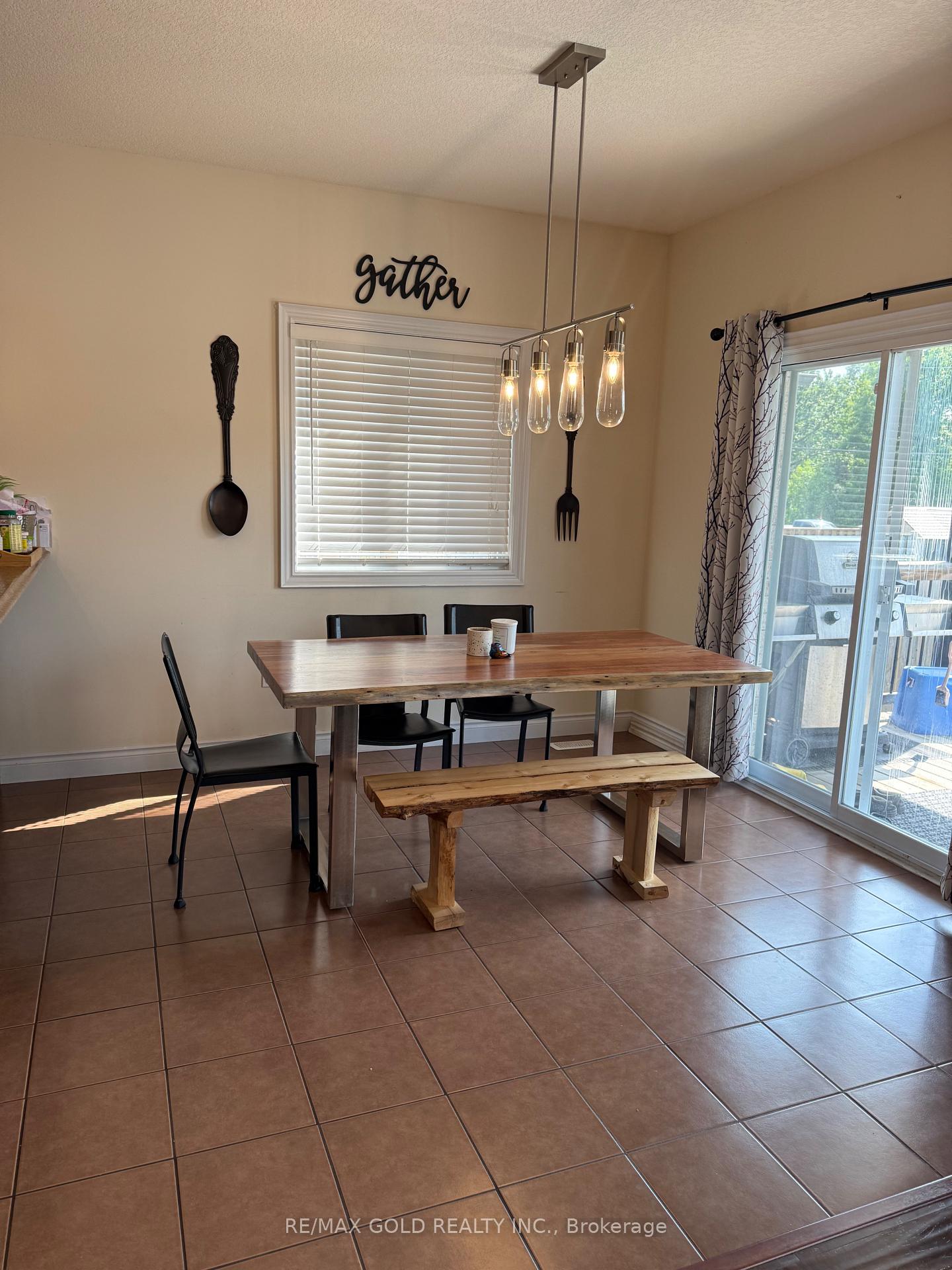 Photo 5 of 259 Birkinshaw Road, Cambridge, Christopher-Champlain — HOMEH