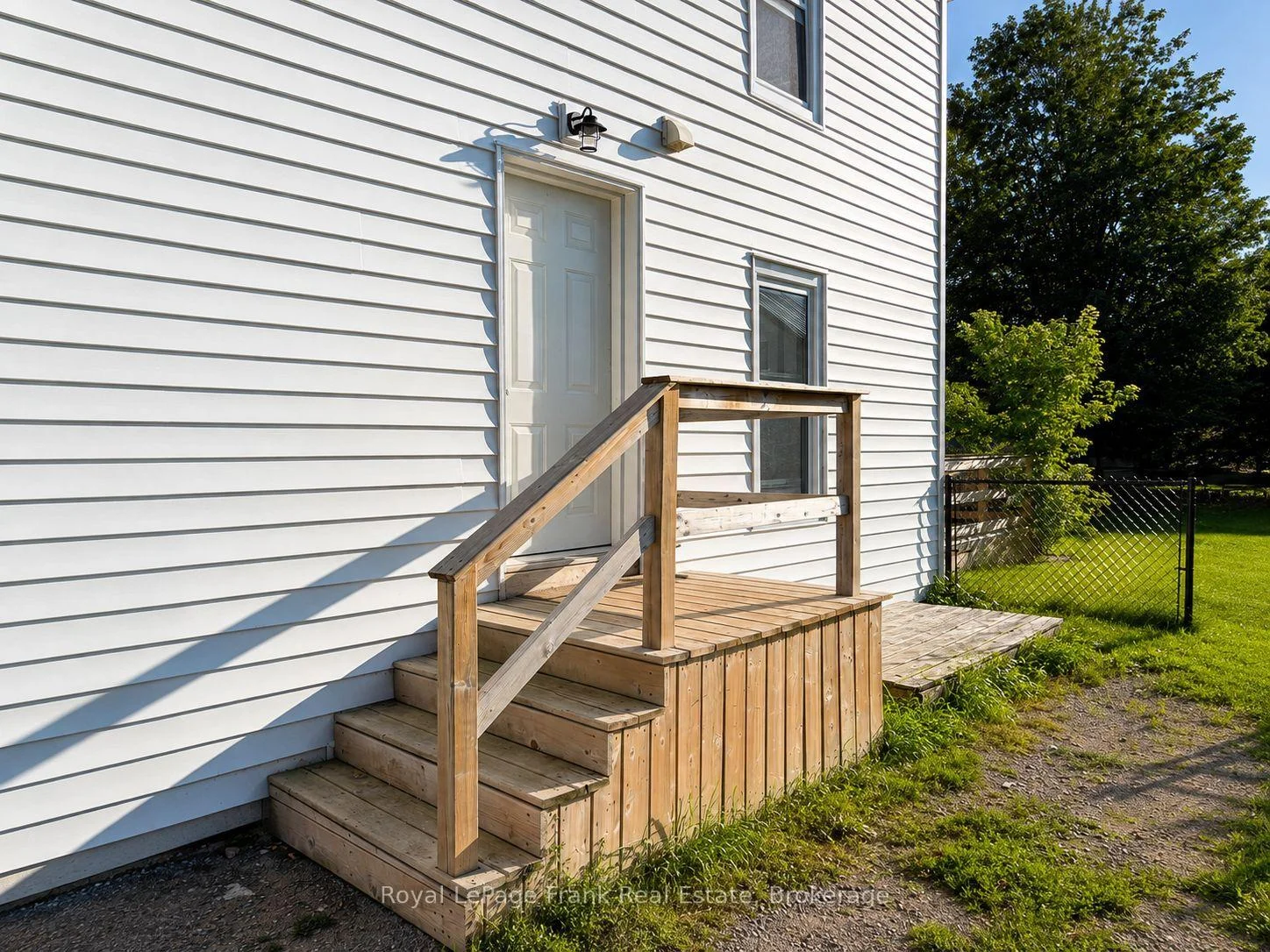 Photo 2 of 981 Eldon Road, Kawartha Lakes, Oakwood — HOMEH