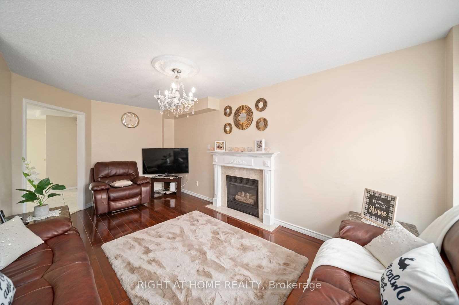 Photo 11 of 94 Ward Drive, Barrie, Painswick South — HOMEH