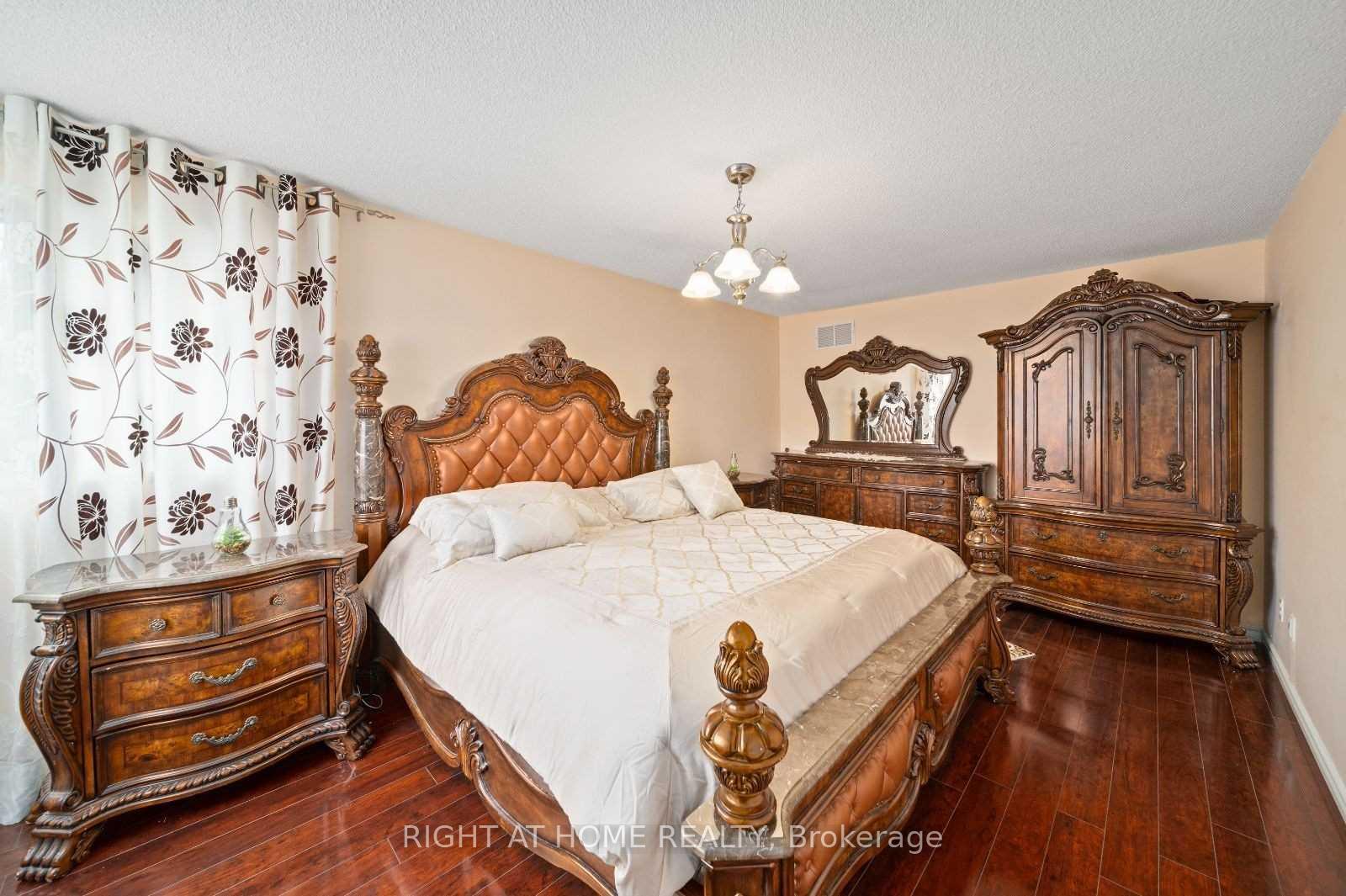 Photo 12 of 94 Ward Drive, Barrie, Painswick South — HOMEH