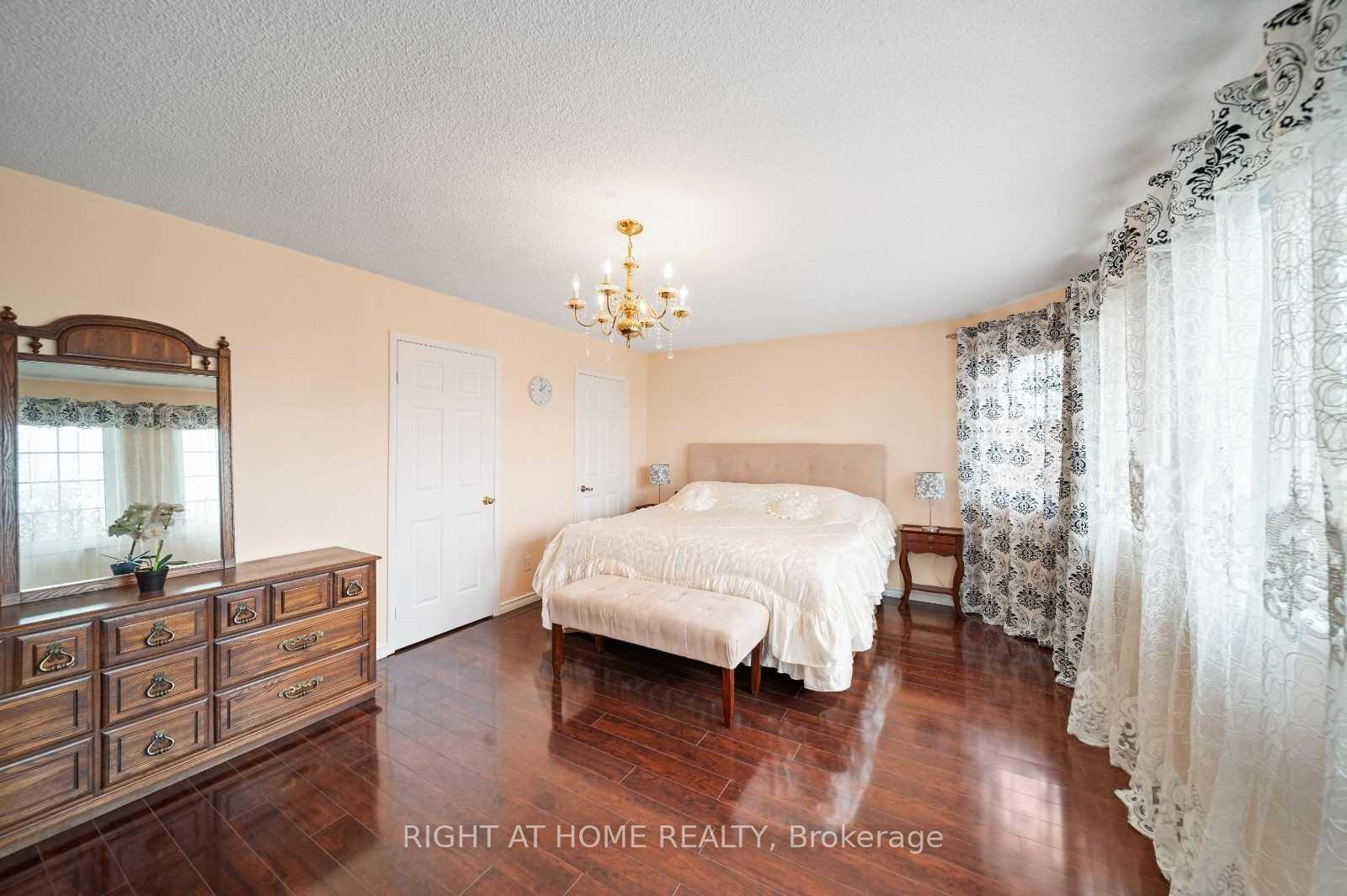 Photo 16 of 94 Ward Drive, Barrie, Painswick South — HOMEH
