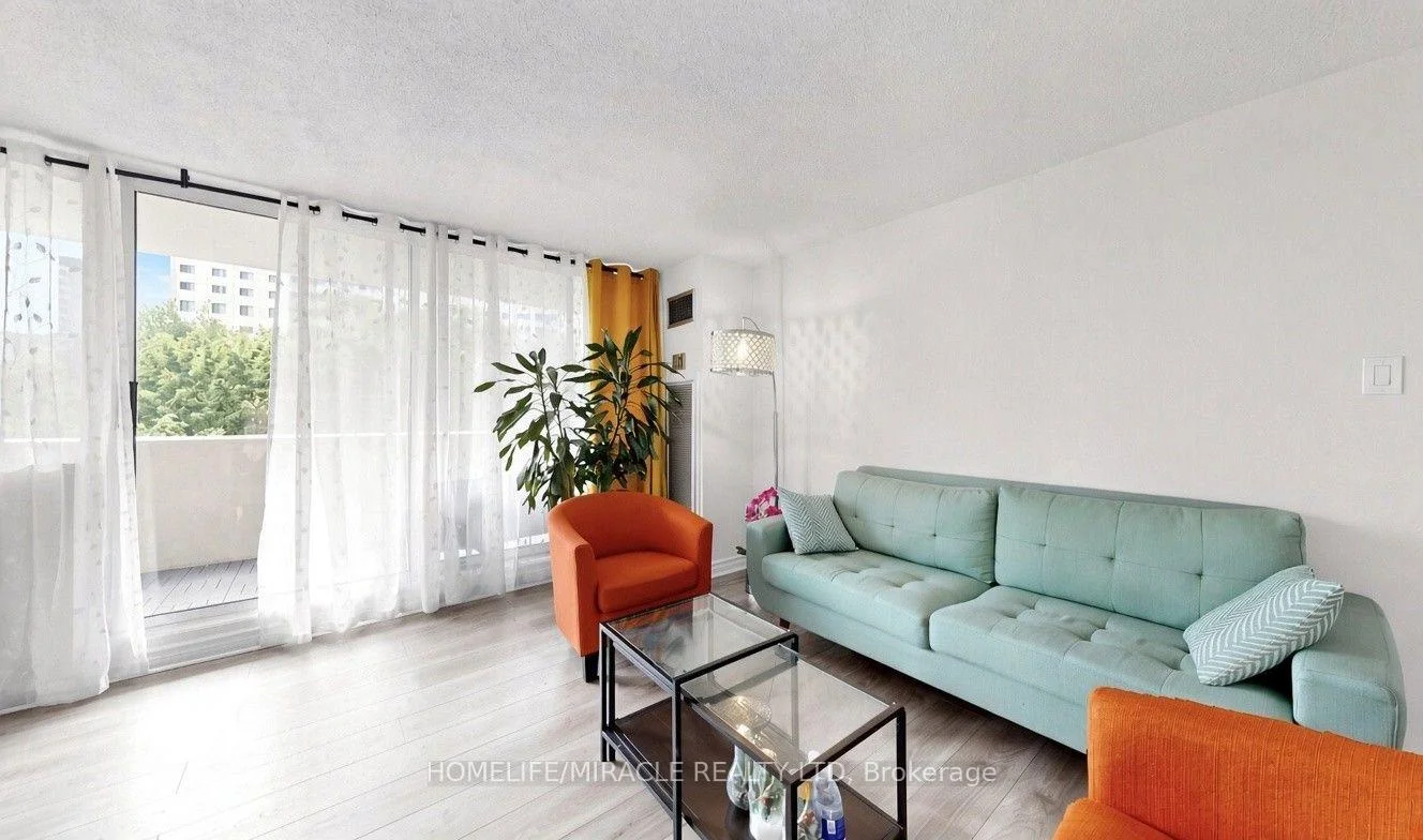Photo 8 of Unit 313, 3590 Kaneff Crescent, Mississauga, Mississauga Valleys — HOMEH