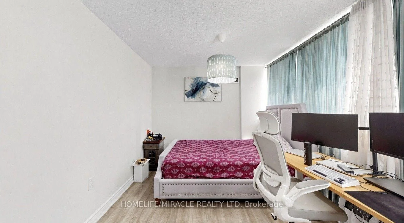 Photo 13 of Unit 313, 3590 Kaneff Crescent, Mississauga, Mississauga Valleys — HOMEH
