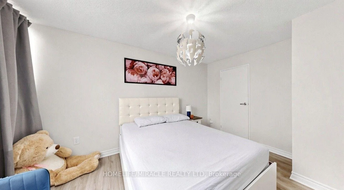 Photo 14 of Unit 313, 3590 Kaneff Crescent, Mississauga, Mississauga Valleys — HOMEH