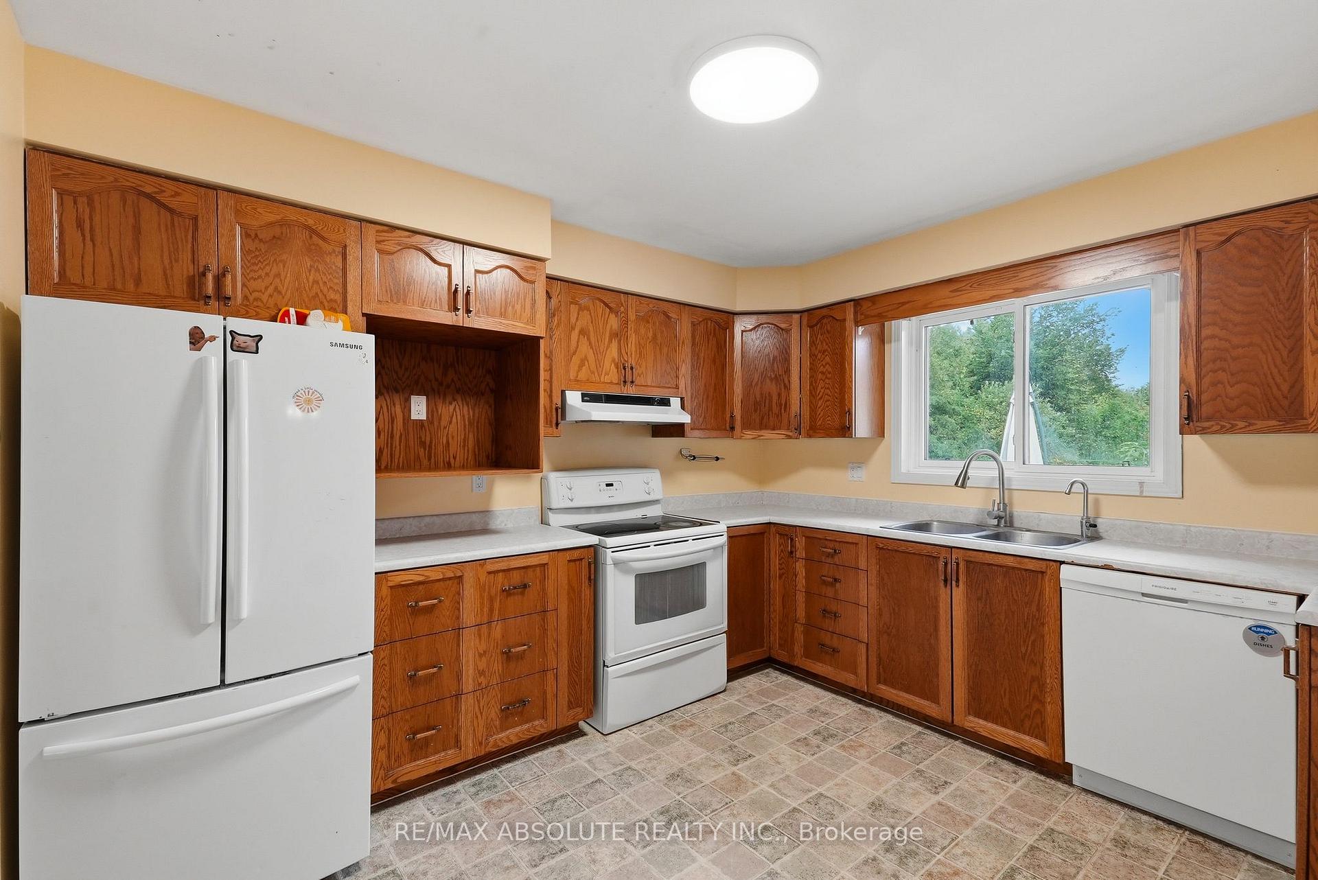 Photo 15 of 372 Lake Park Road, Beckwith, Beckwith Twp — HOMEH