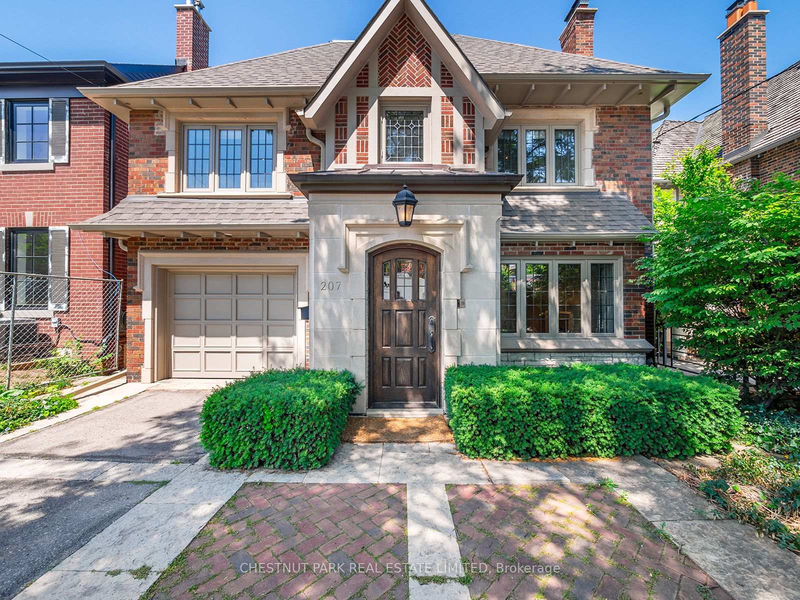 Photo 2 of 207 Forest Hill Road, Toronto, Forest Hill South — HOMEH