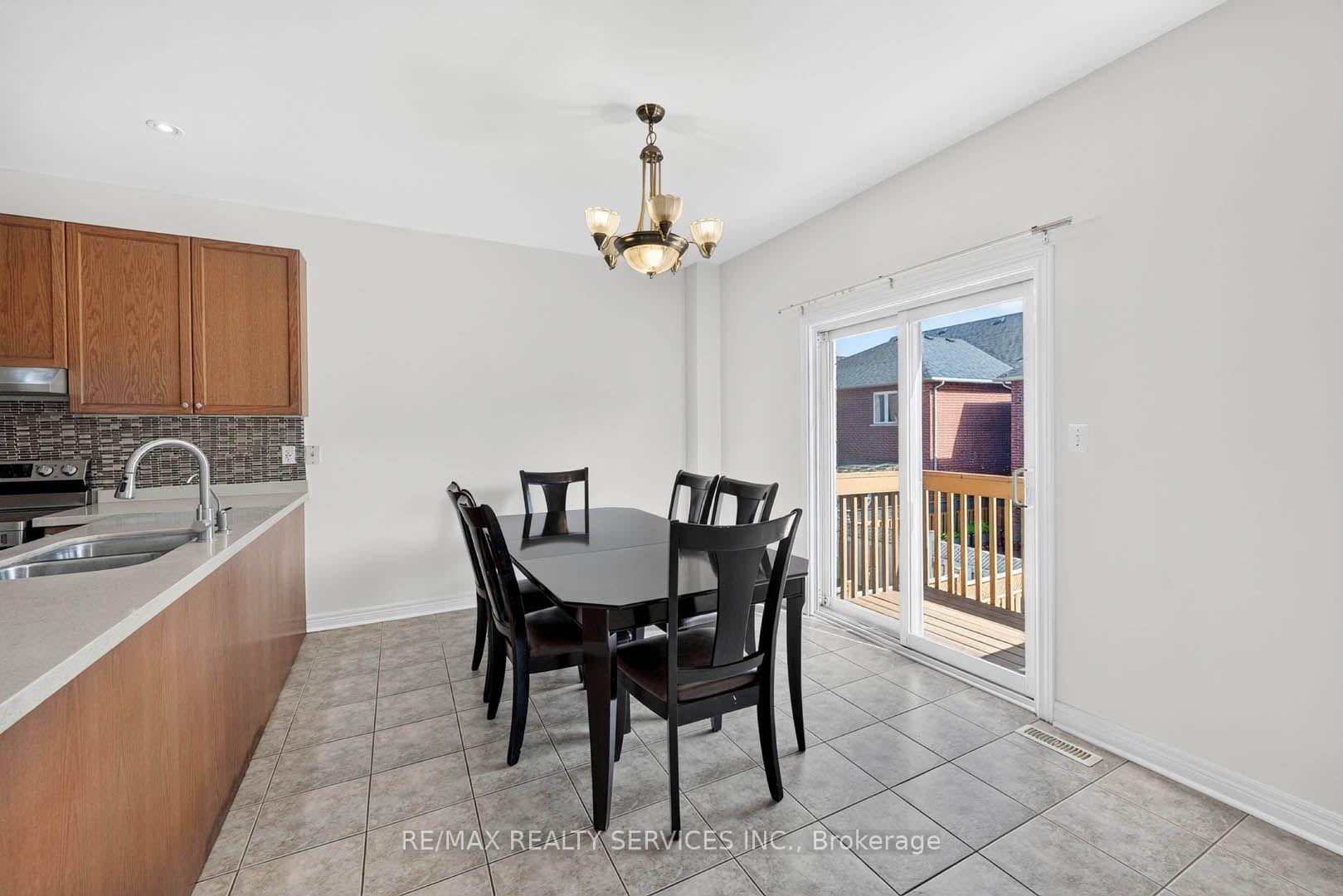 Photo 17 of 21 Tatra Crescent, Brampton, Bram West — HOMEH