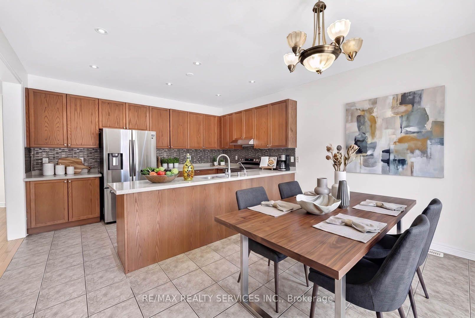 Photo 19 of 21 Tatra Crescent, Brampton, Bram West — HOMEH
