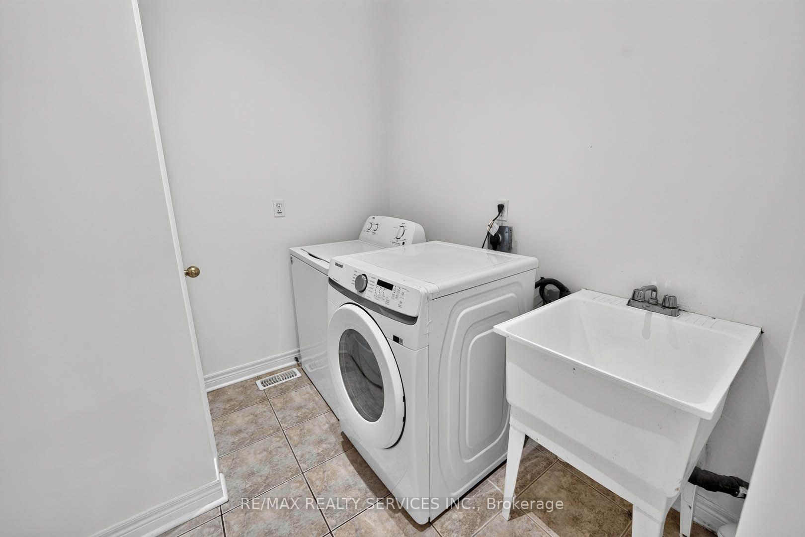 Photo 24 of 21 Tatra Crescent, Brampton, Bram West — HOMEH